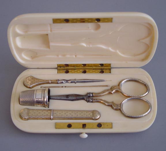 Metal thimbles & sewing needles - old vintage Russian sewing tools  accessories set - Crealandia