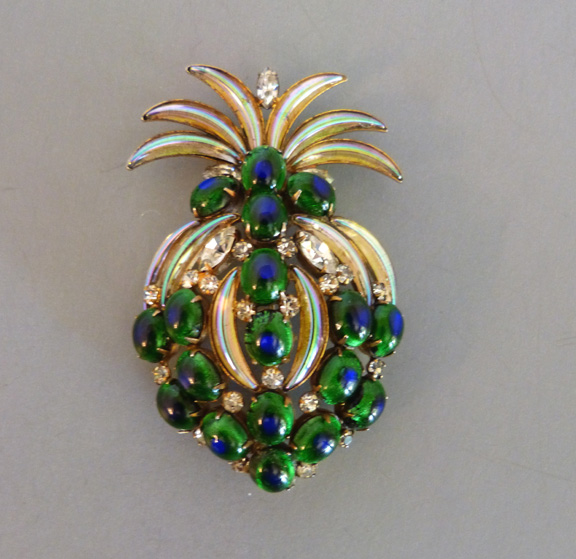 Alice caviness brooch hotsell