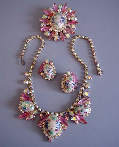 JULIANA Intriguing Pink & FUCHSIA / Hot Pink Rhinestones Pin / BROOCH SOLD  at Ruby Lane