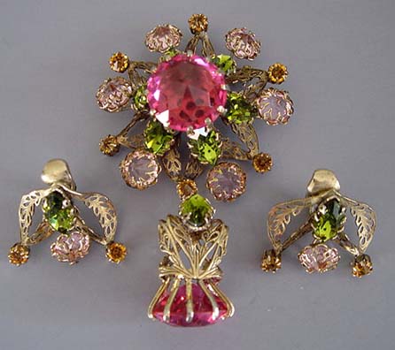 Vintage Garne Signed Pink Rhinestones Cabochons Gold Tone Clip On Earrings