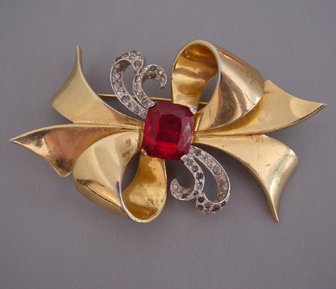 Vintage two tone bow pibrooch