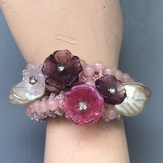 flower bracelet pink