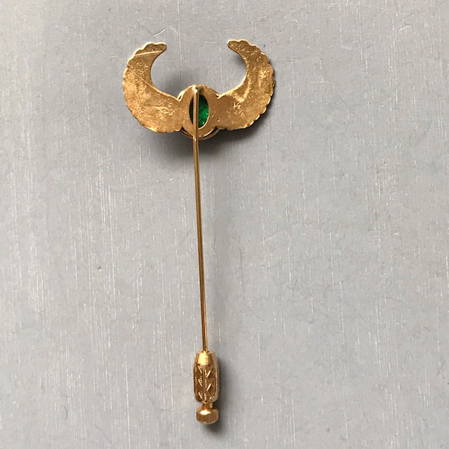 Crown stick pin brooch in yellow and white gold with curly gold