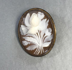 http://www.morninggloryantiques.com/imagesAC/cameo/cameo41170.jpg