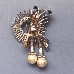 https://www.morninggloryantiques.com/imagesDG/DeRosa/derosa42777a.jpg