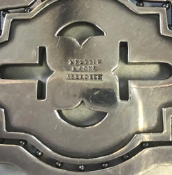 https://www.morninggloryantiques.com/imagesLZ/Victorian2/vict40982c.jpg