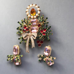https://www.morninggloryantiques.com/imagesLZ/Vrba/vrba42709.jpg
