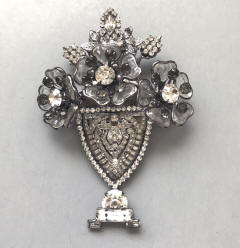 https://www.morninggloryantiques.com/imagesLZ/Vrba/vrba42758.jpg